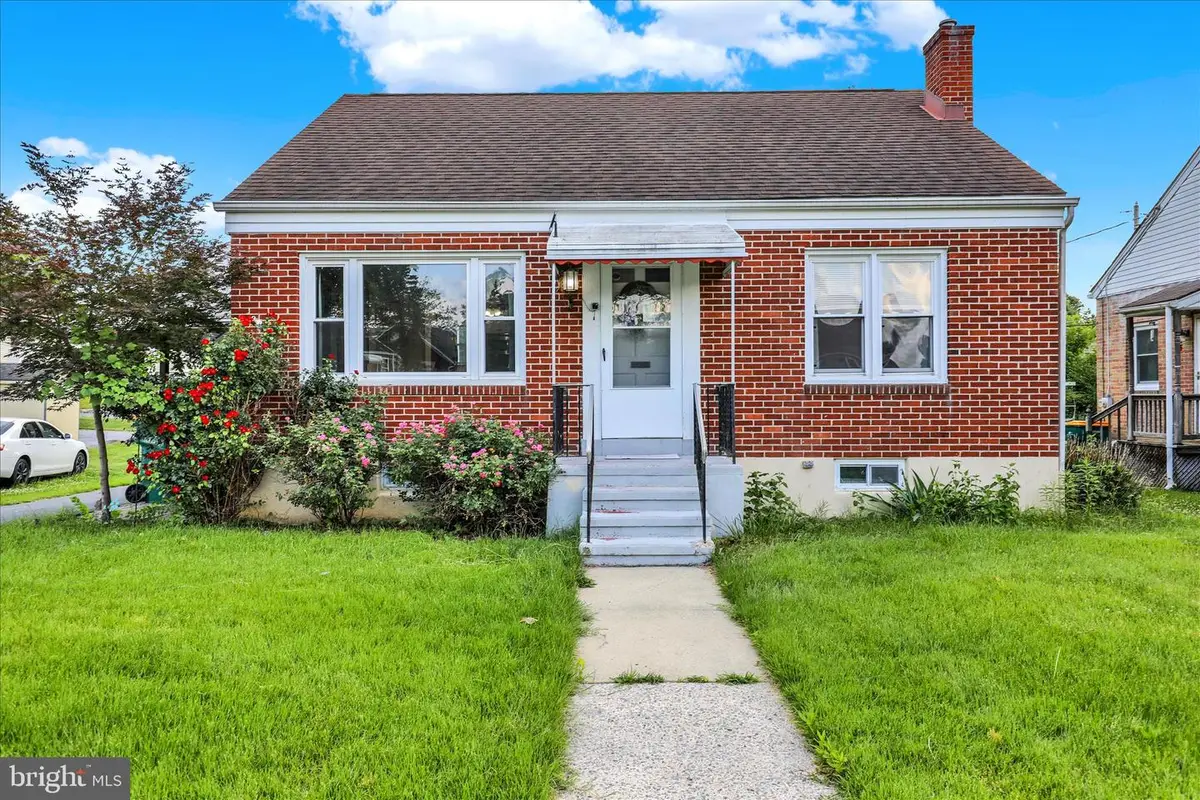 302 Elmwood Ave, Reading, PA 19609 - #1