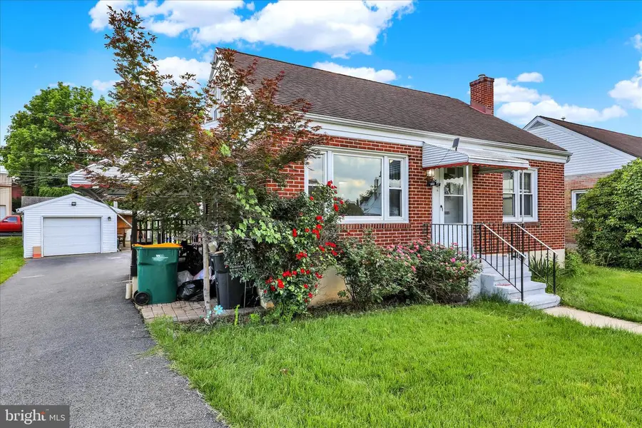 302 Elmwood Ave, Reading, PA 19609 - #3
