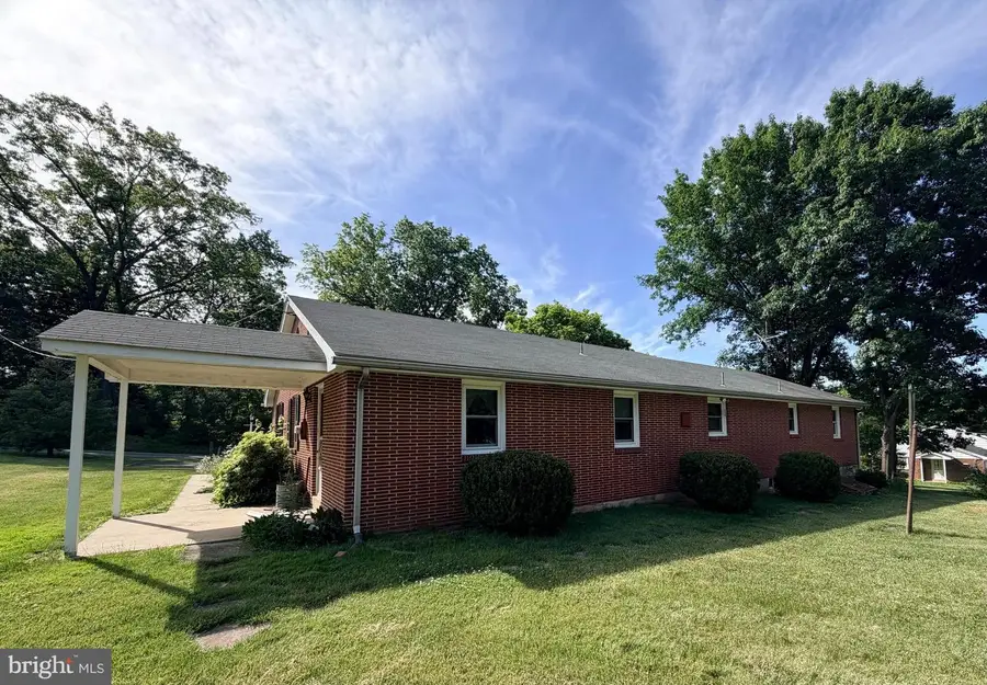 1599 County Line Rd, Bechtelsville, PA 19505 - #2