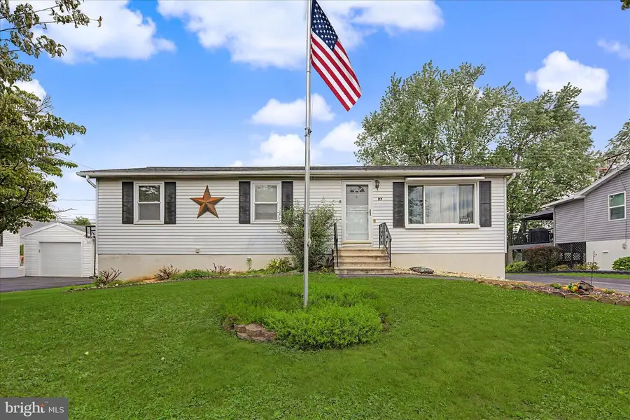 27 Maywood Ave, Reading, PA 19608 - #2