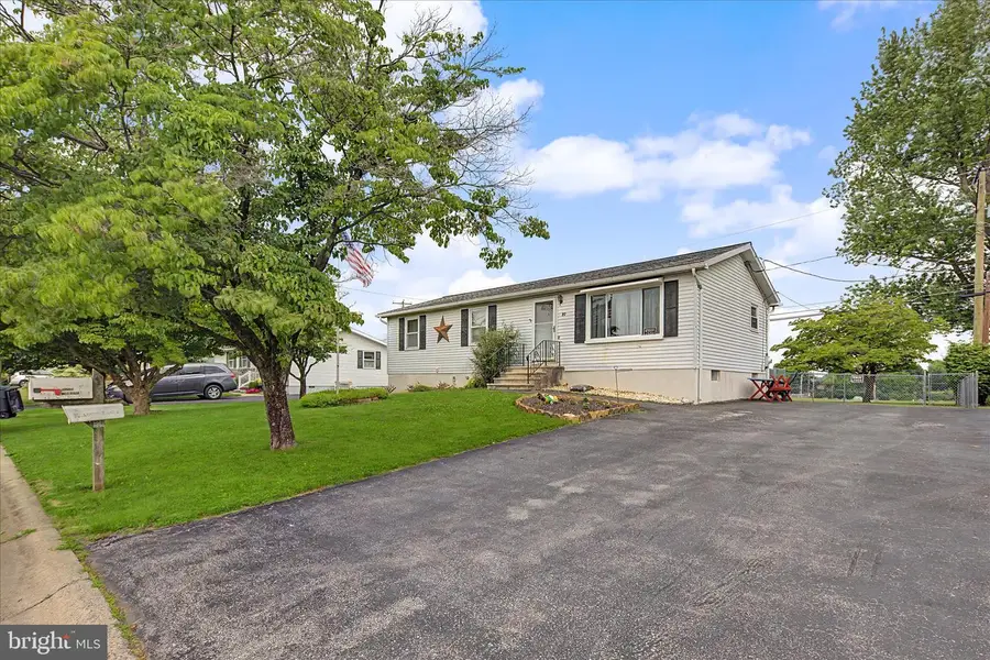 27 Maywood Ave, Reading, PA 19608 - #3