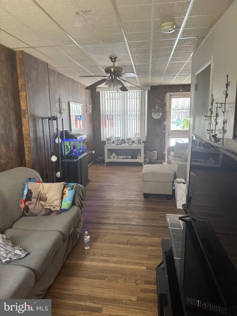1034 Windsor St, Reading, PA 19604 - #2
