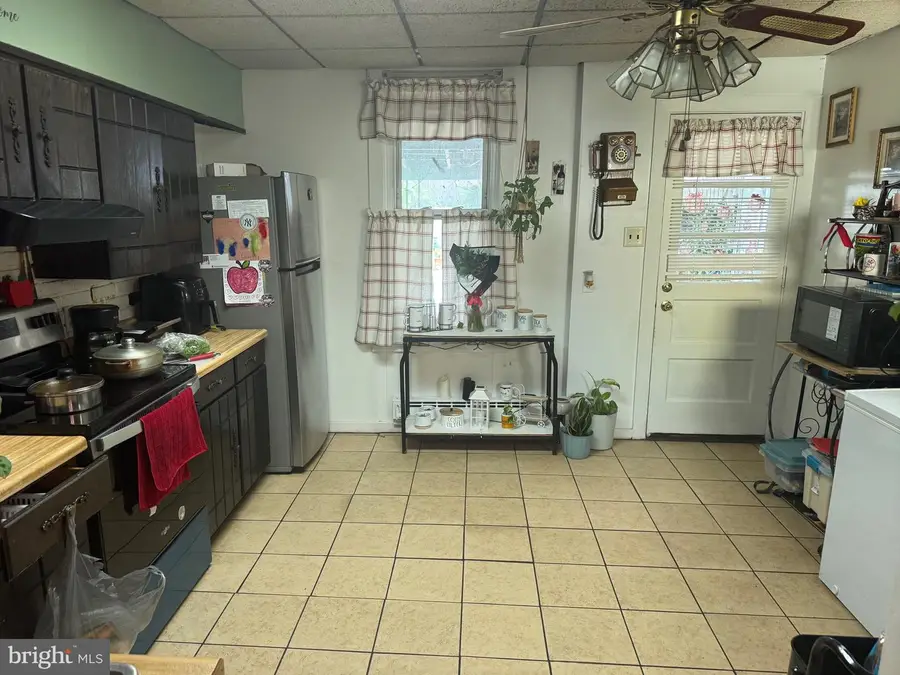 1034 Windsor St, Reading, PA 19604 - #3