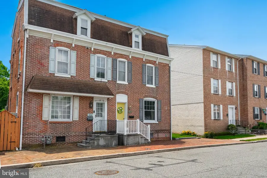 412 Rhoads Ave, Boyertown, PA 19512 - #2