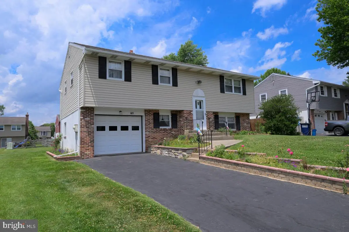 780 Pomander Ave, Reading, PA 19606 - #1