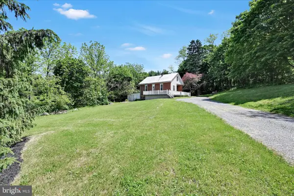 415 Snyder School Rd, BERNVILLE, PA 19506
