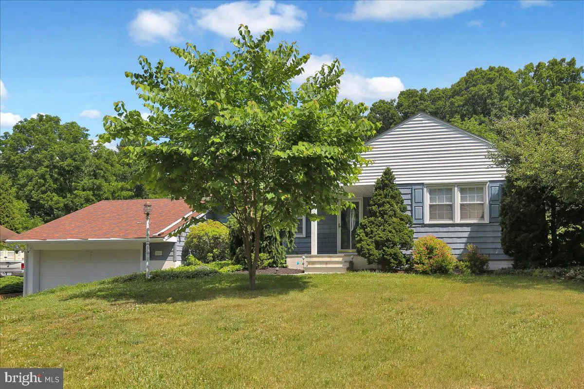 2520 Hopewell Rd, Elverson, PA 19520 - #1