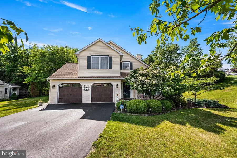 309 Cameron Dr, Douglassville, PA 19518 - #2
