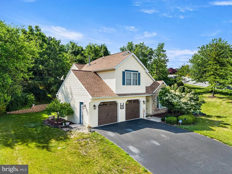 309 Cameron Dr, Douglassville, PA 19518 - #3
