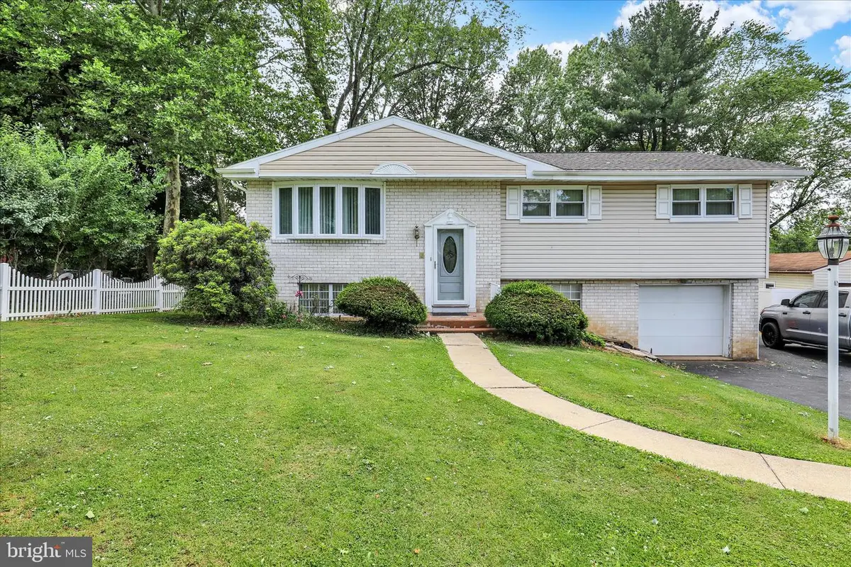 3020 Elm Rd, Reading, PA 19605 - #1