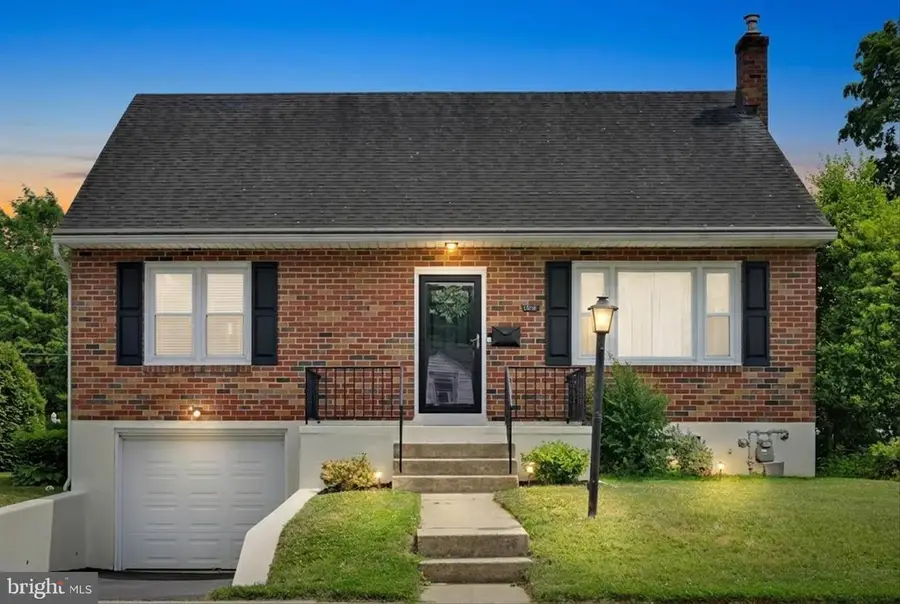 2516 Cleveland Av, West Lawn, PA 19609 - #3