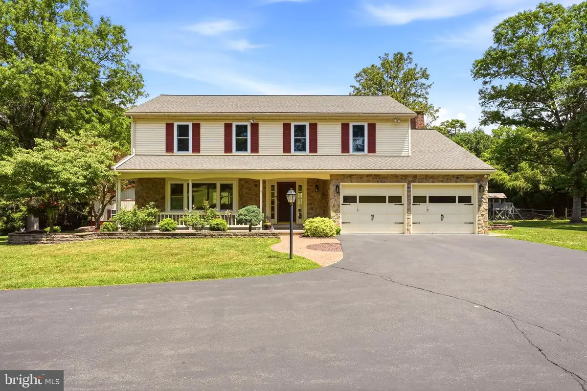 194 Meadow Glen Ln, Reading, PA 19607 - #1