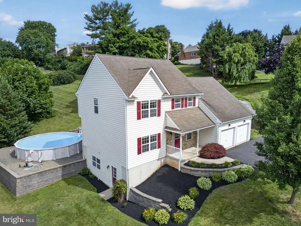 649 S Reading Ave, Boyertown, PA 19512 - #1