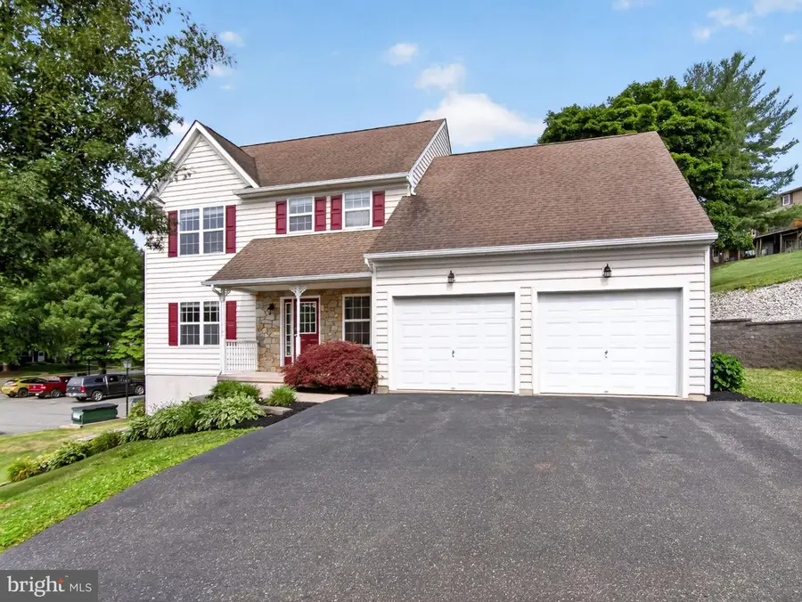 649 S Reading Ave, Boyertown, PA 19512 - #2