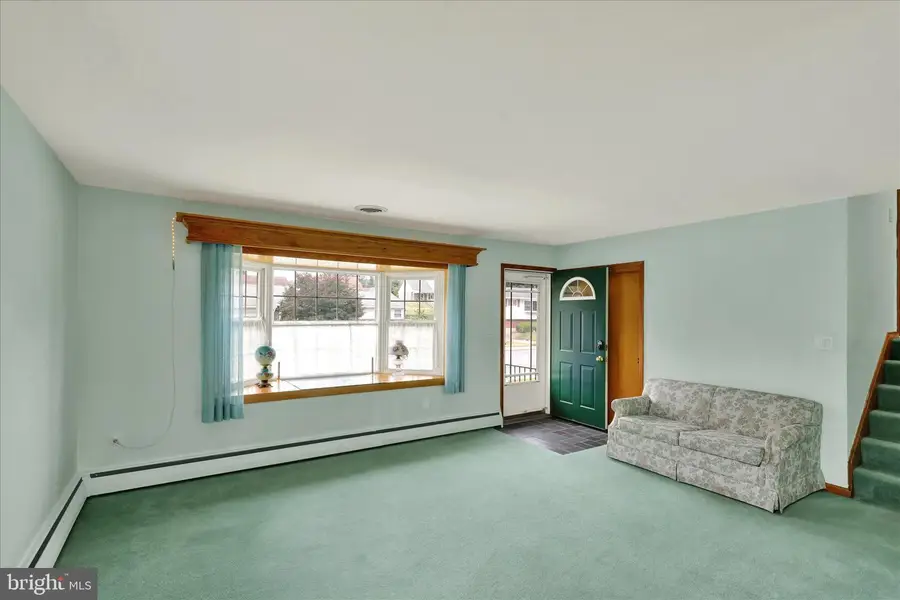 307 W Somerset St, Fleetwood, PA 19522 - #2