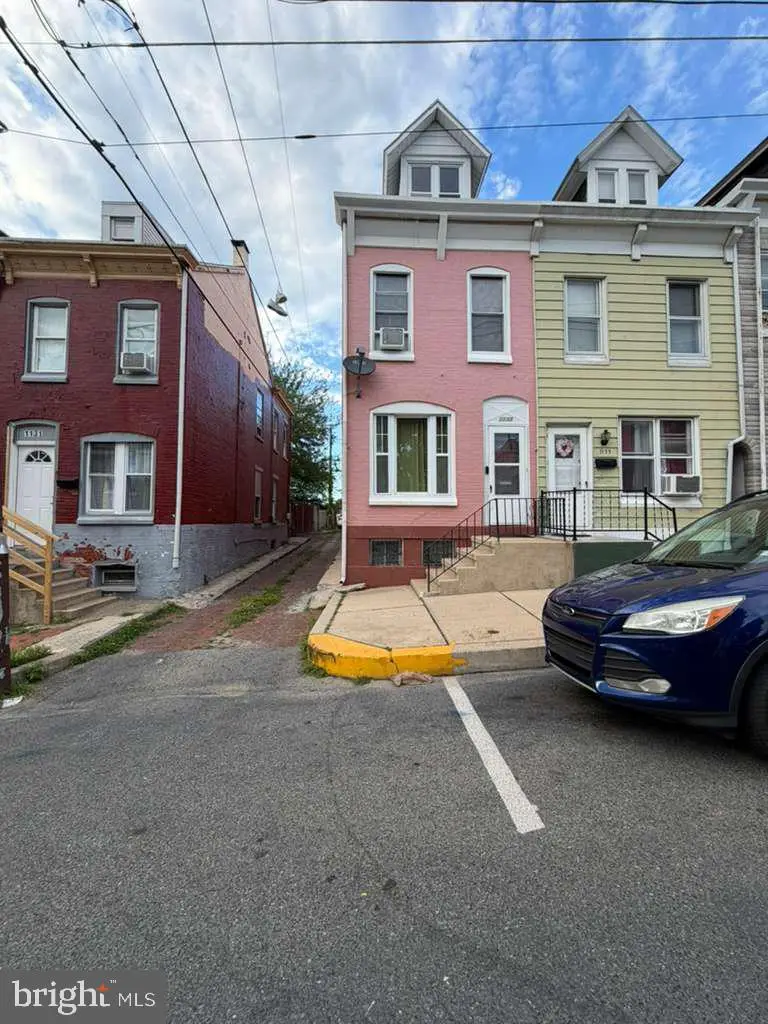 1133 Douglass St, Reading, PA 19604 - #1