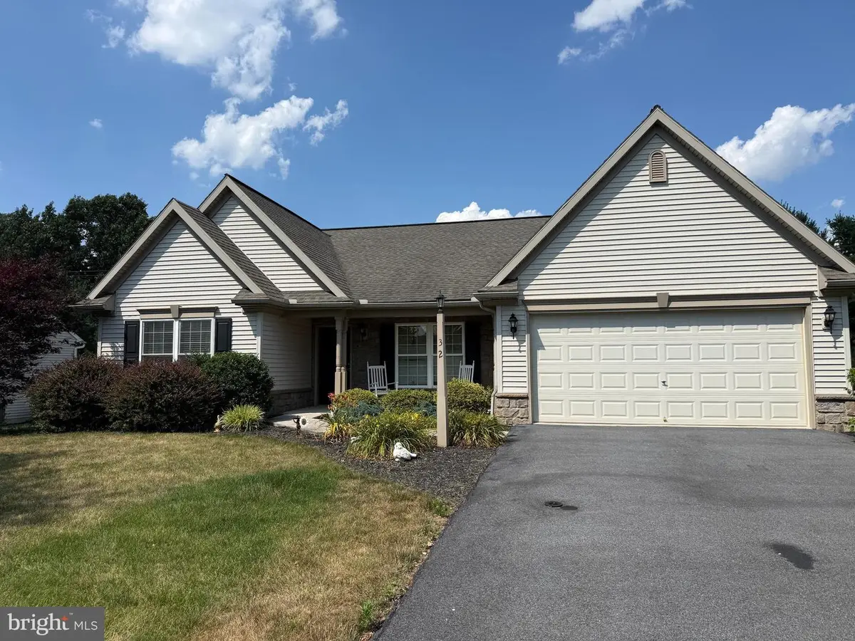 32 Loganberry Ct, Womelsdorf, PA 19567 - #1