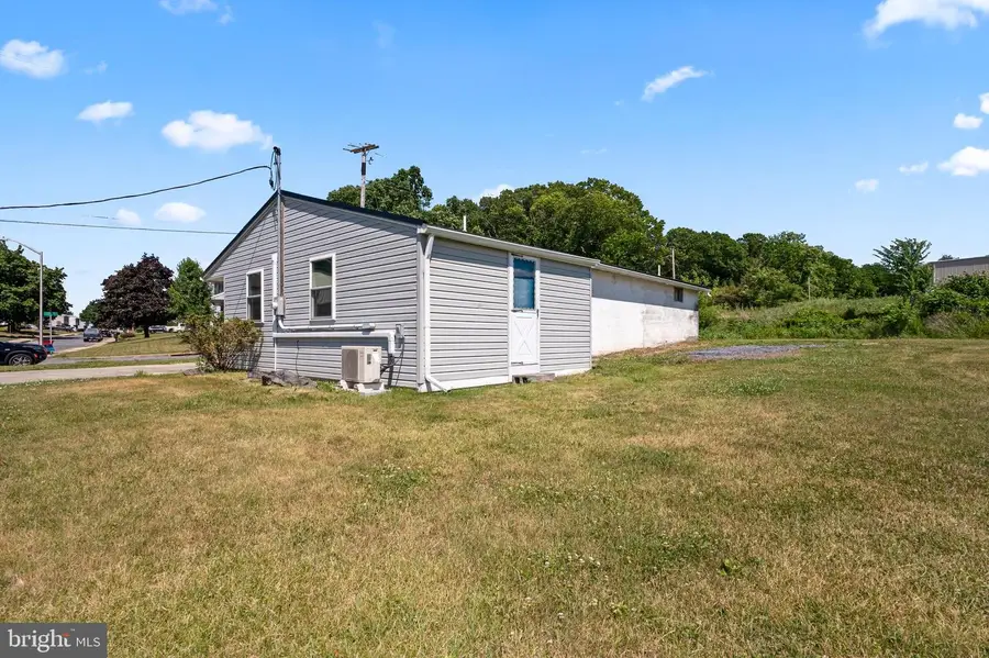 110 S Beech St, Fleetwood, PA 19522 - #2