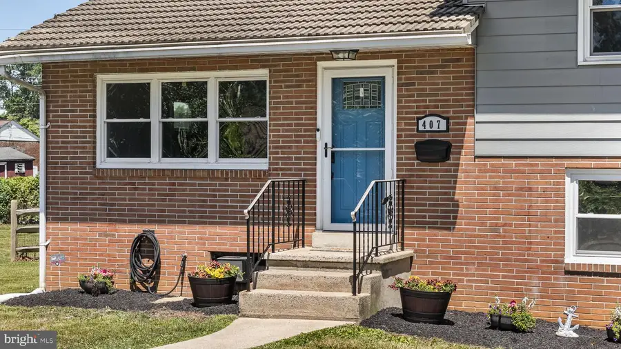 407 W Race St, Fleetwood, PA 19522 - #3