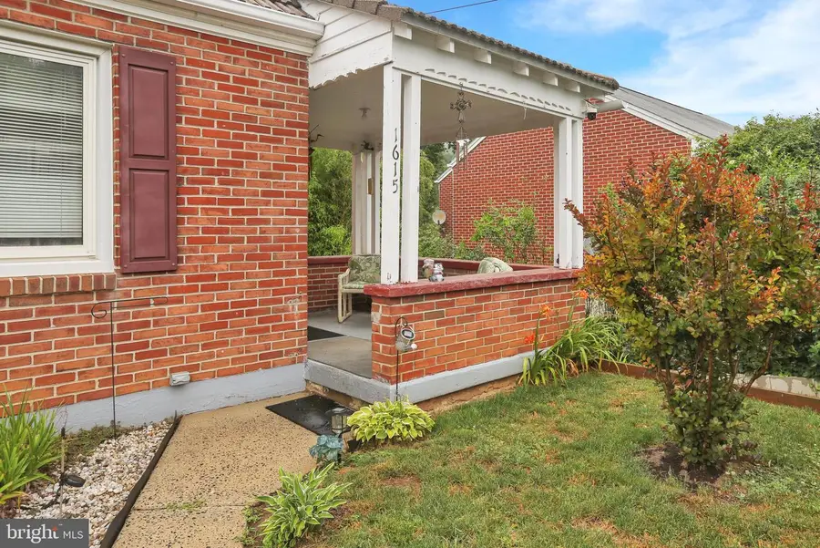 1615 Mount Laurel Rd, Temple, PA 19560 - #3