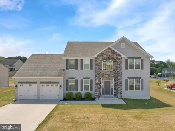 22 Rome Dr, LEESPORT, PA 19533