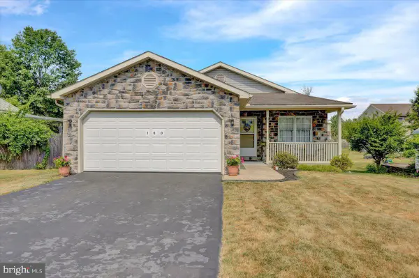 100 N Robeson St, ROBESONIA, PA 19551