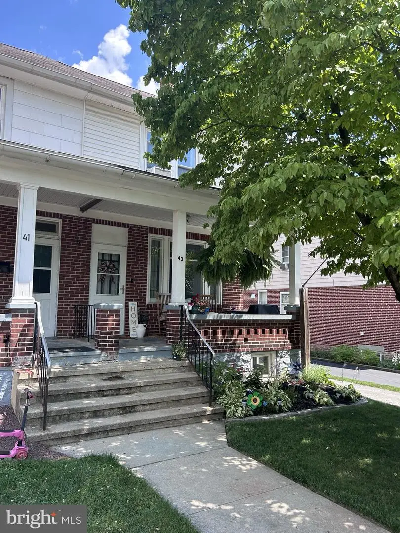 43 E Jefferson St, Womelsdorf, PA 19567 - #2
