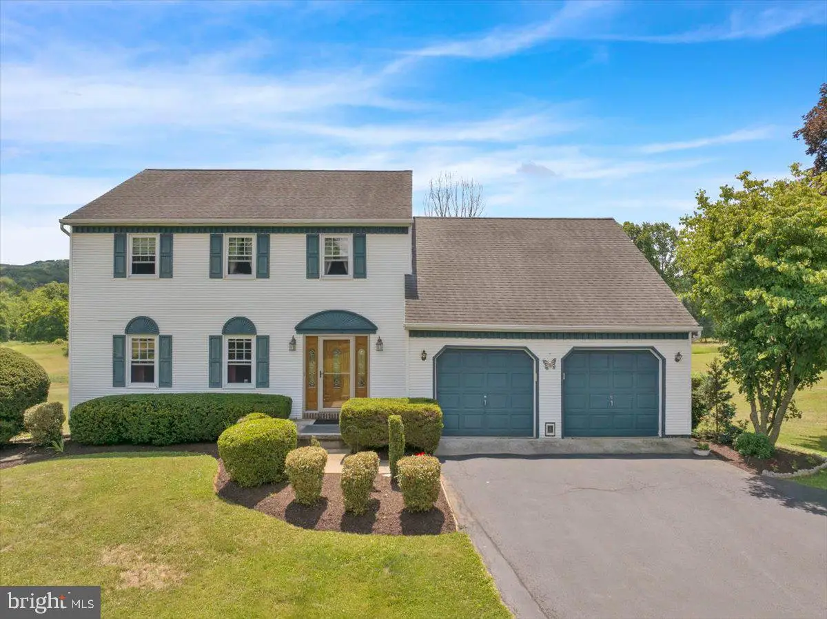 456 Mountain Home Rd, Reading, PA 19608 - #1