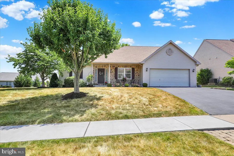 111 Day Lily Dr, Sinking Spring, PA 19608 - #2