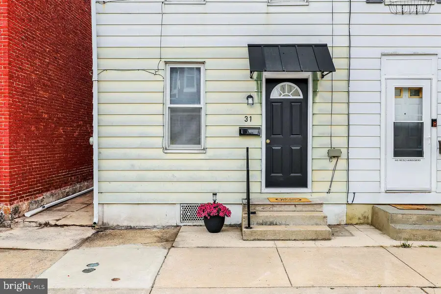 31 W Washington St, Fleetwood, PA 19522 - #2