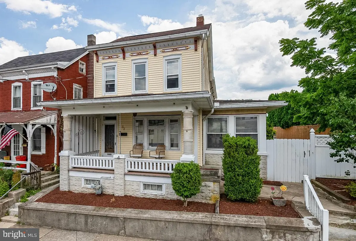 33 Main St, Mohnton, PA 19540 - #1