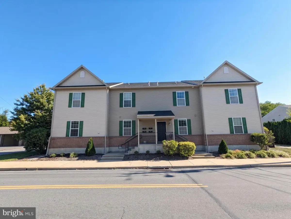 274 Greenwich St, Kutztown, PA 19530 - #1