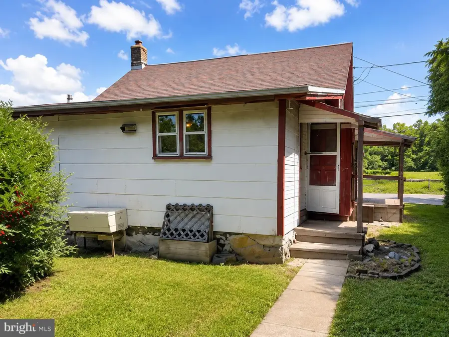 1309 W Philadelphia Ave, Boyertown, PA 19512 - #2