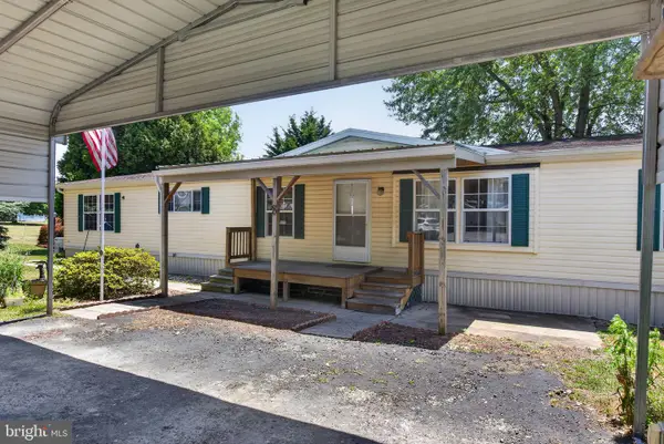 1910 Schubert Rd #8, BETHEL, PA 19507