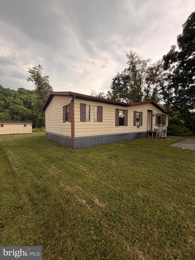 77 Blarney Cir, Mohrsville, PA 19541 - #2