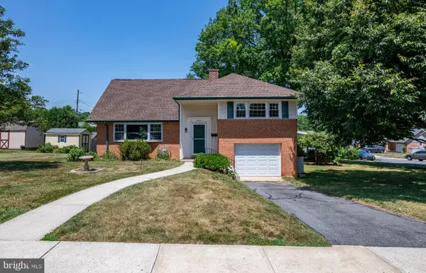 2401 Bell Dr, READING, PA 19609