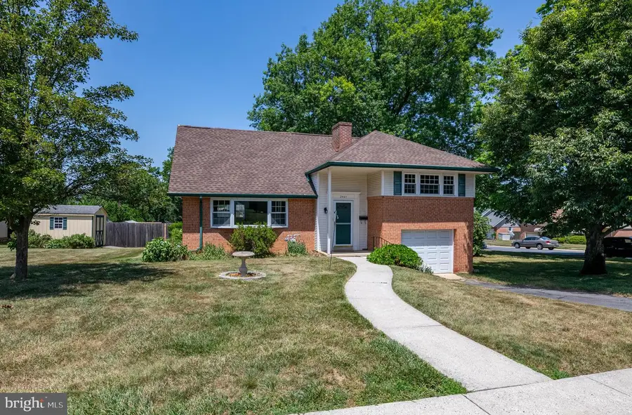 2401 Bell Dr, Reading, PA 19609 - #2