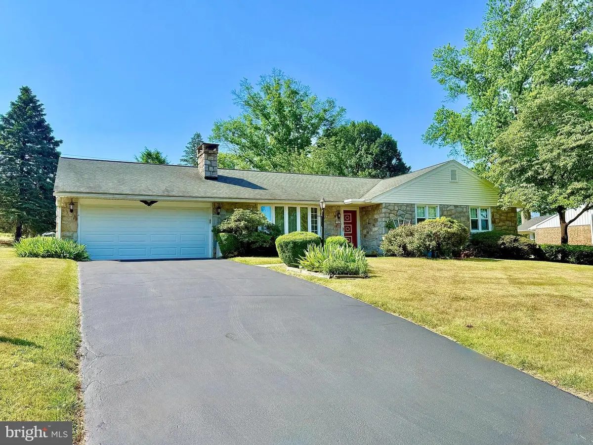 744 Georgia Ave, Reading, PA 19605 - #1