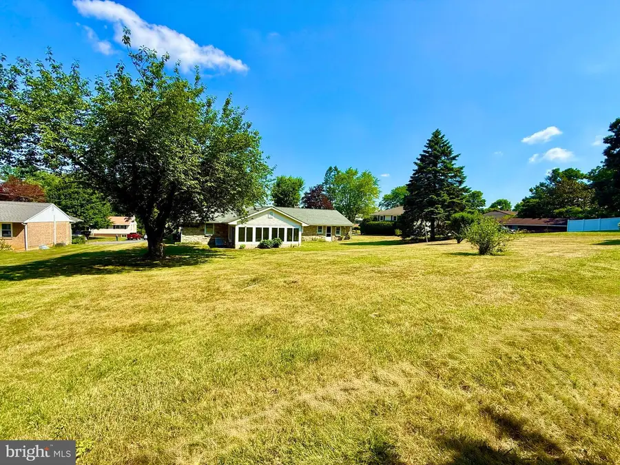 744 Georgia Ave, Reading, PA 19605 - #2