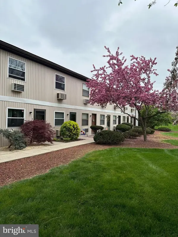 1338-f W Wyomissing, WEST LAWN, PA 19609