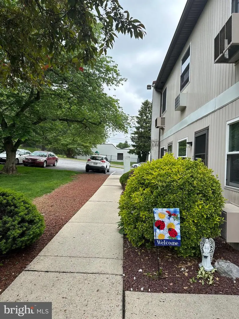 1338-f W Wyomissing, West Lawn, PA 19609 - #3