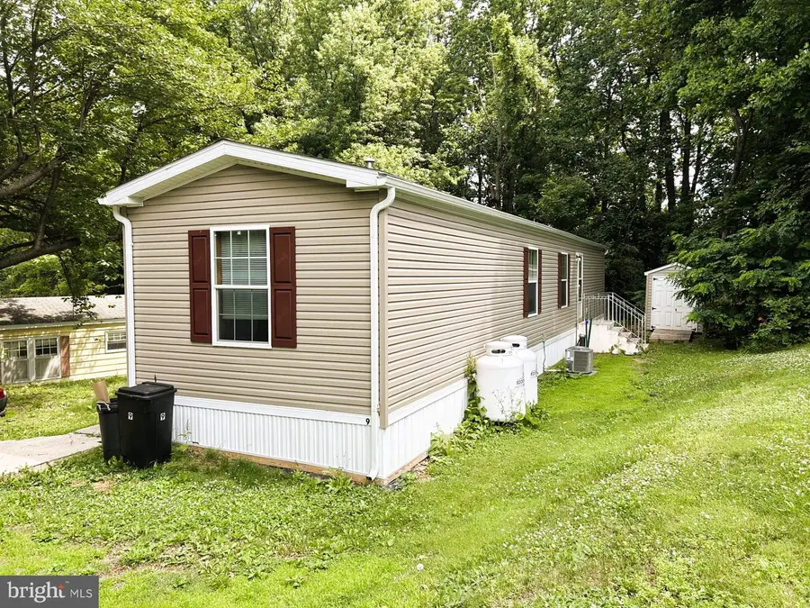 9 Acorn Ln, Boyertown, PA 19512 - #2