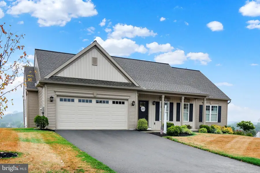 134 Rosebush Ct, Womelsdorf, PA 19567 - #2
