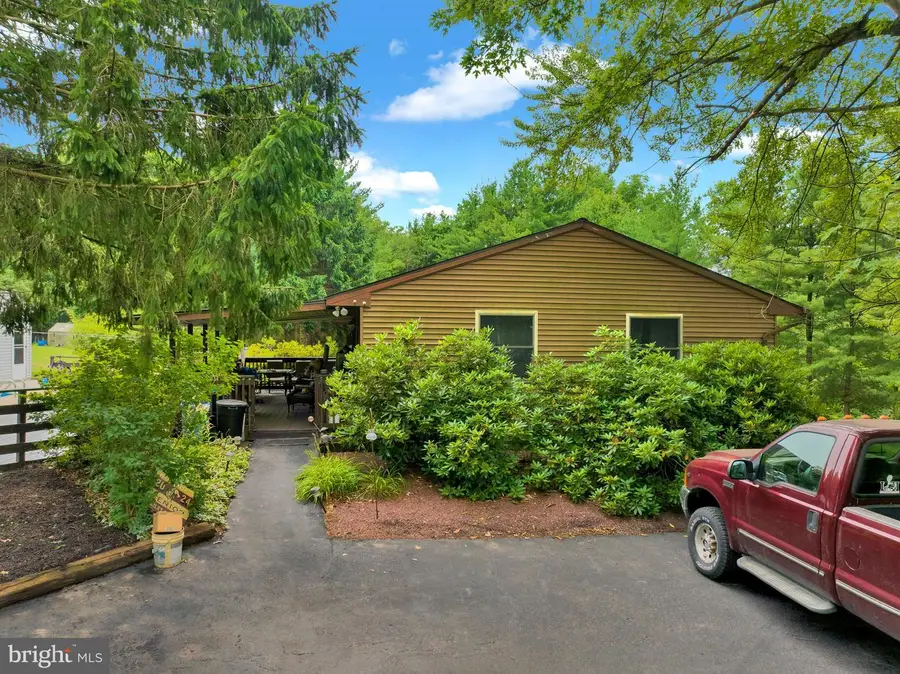620 Gouglersville Rd, Reading, PA 19608 - #3