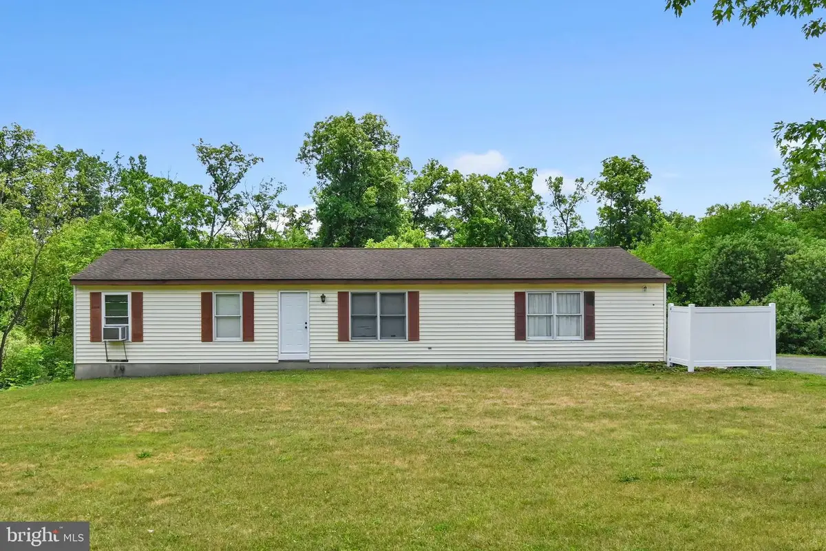 4031 Pricetown Rd, Fleetwood, PA 19522 - #1