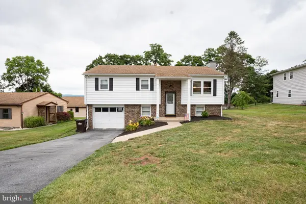 443 Silver Brook Dr, BIRDSBORO, PA 19508