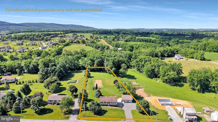 722 Canal Rd, Womelsdorf, PA 19567 - #2