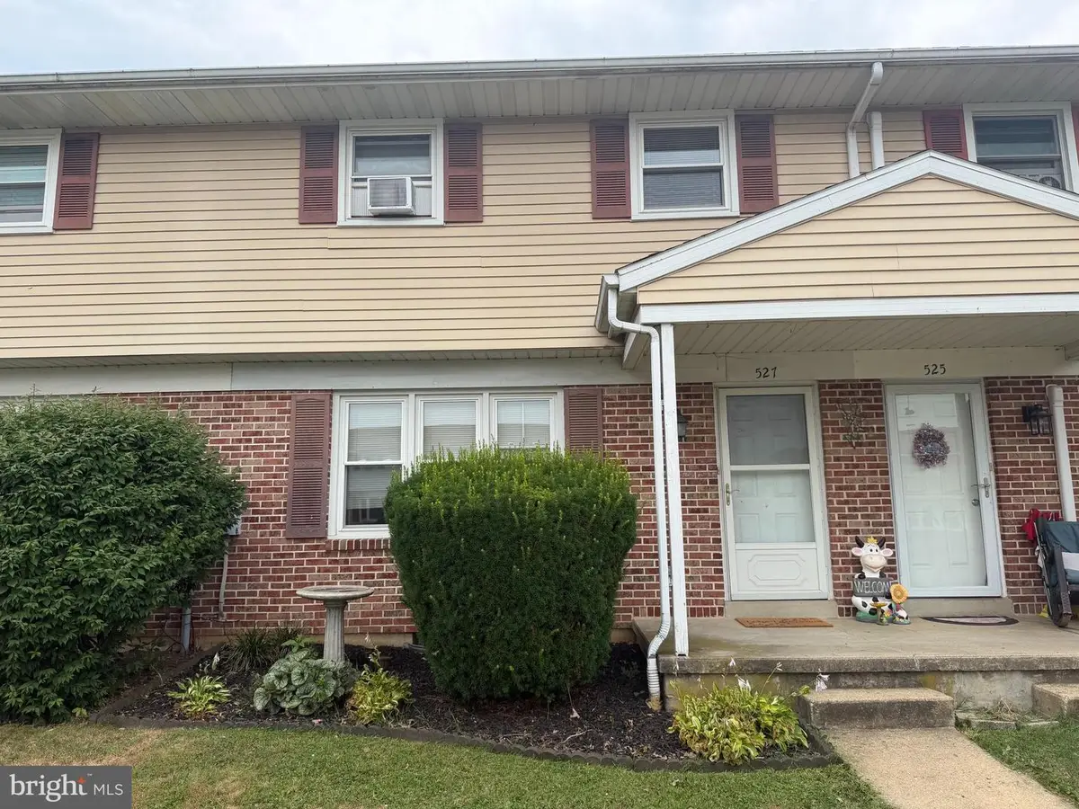 527 Linden St, Leesport, PA 19533 - #1