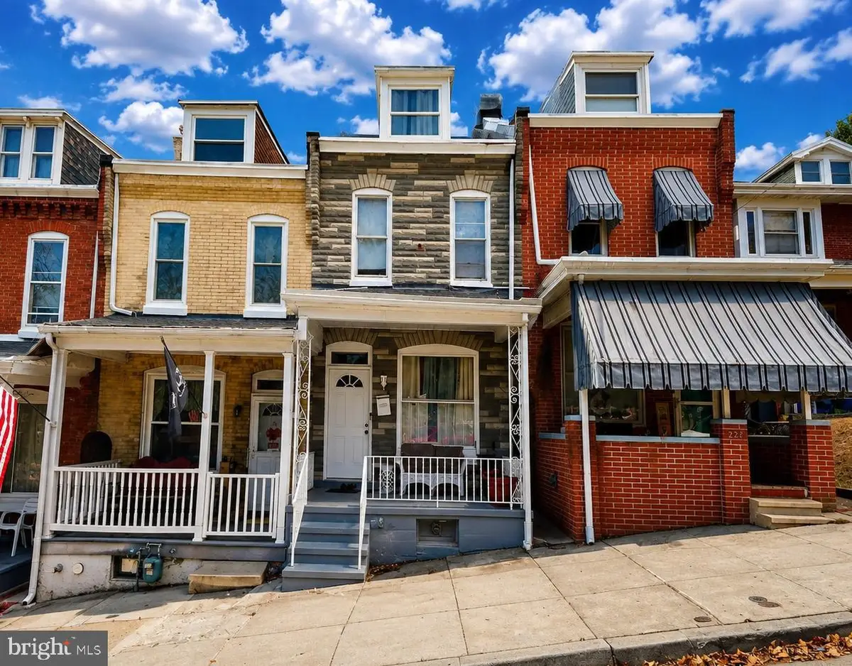 230 S 18th St, Reading, PA 19602 - #1