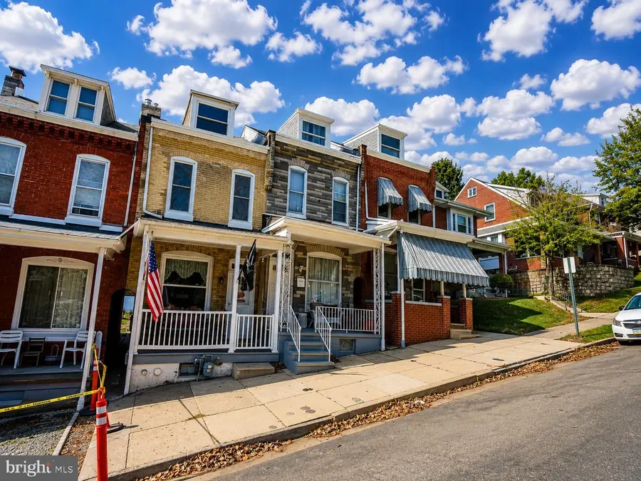 230 S 18th St, Reading, PA 19602 - #3